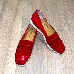 NWOB Donald Pliner "MAY" Cherry Red Elastic Stretch comfort Slip On Flats 7